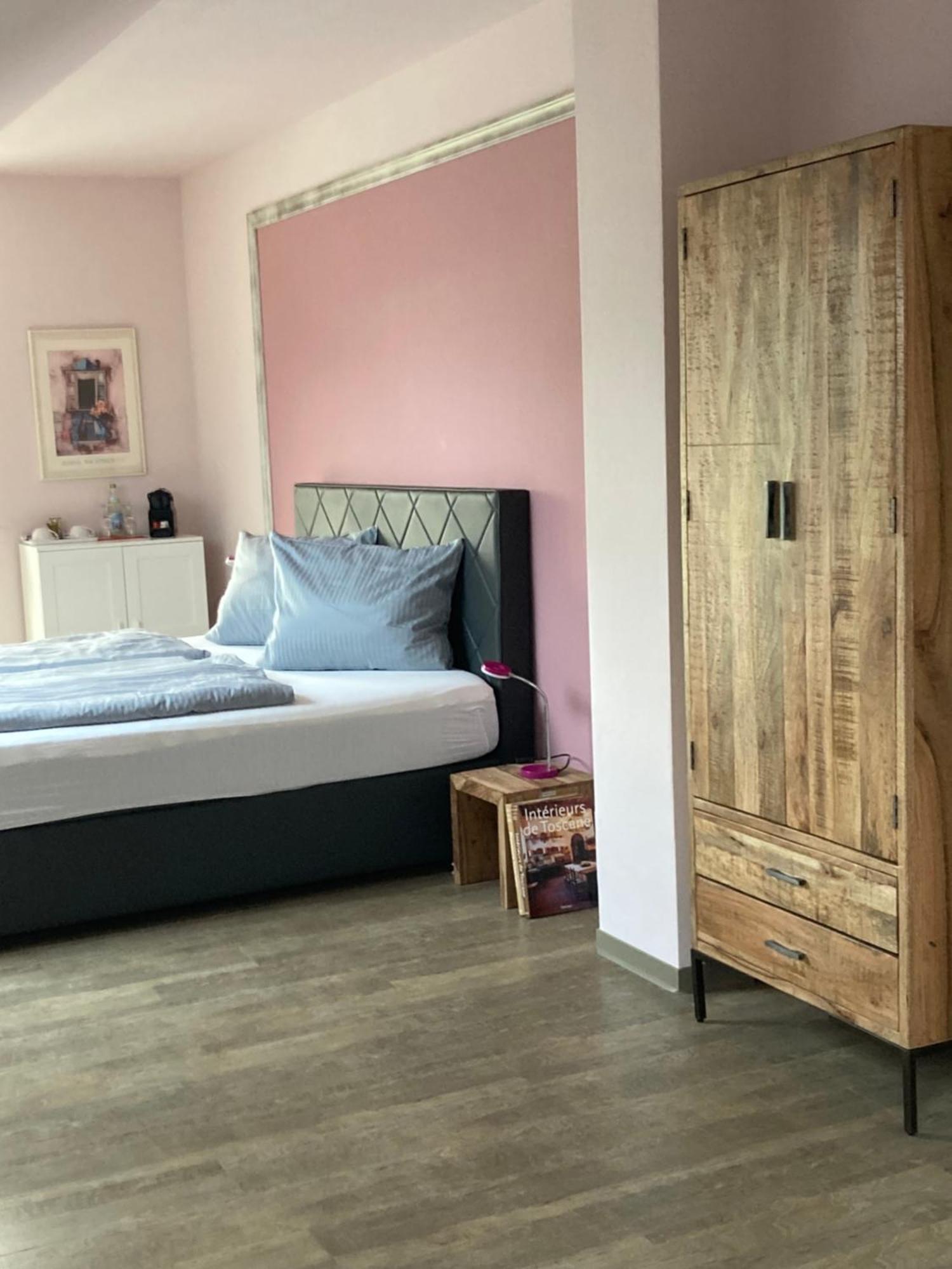 Das SinGold Hotel mit Highspeed WLAN und digitalem Schlüssel Email Adresse erforderlich Schwabmunchen Exterior foto